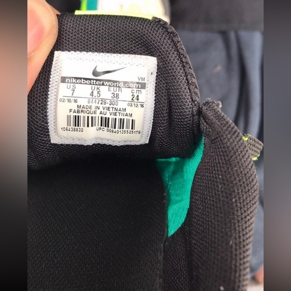 Nike running sneaker 👟 - Picture 3 of 4